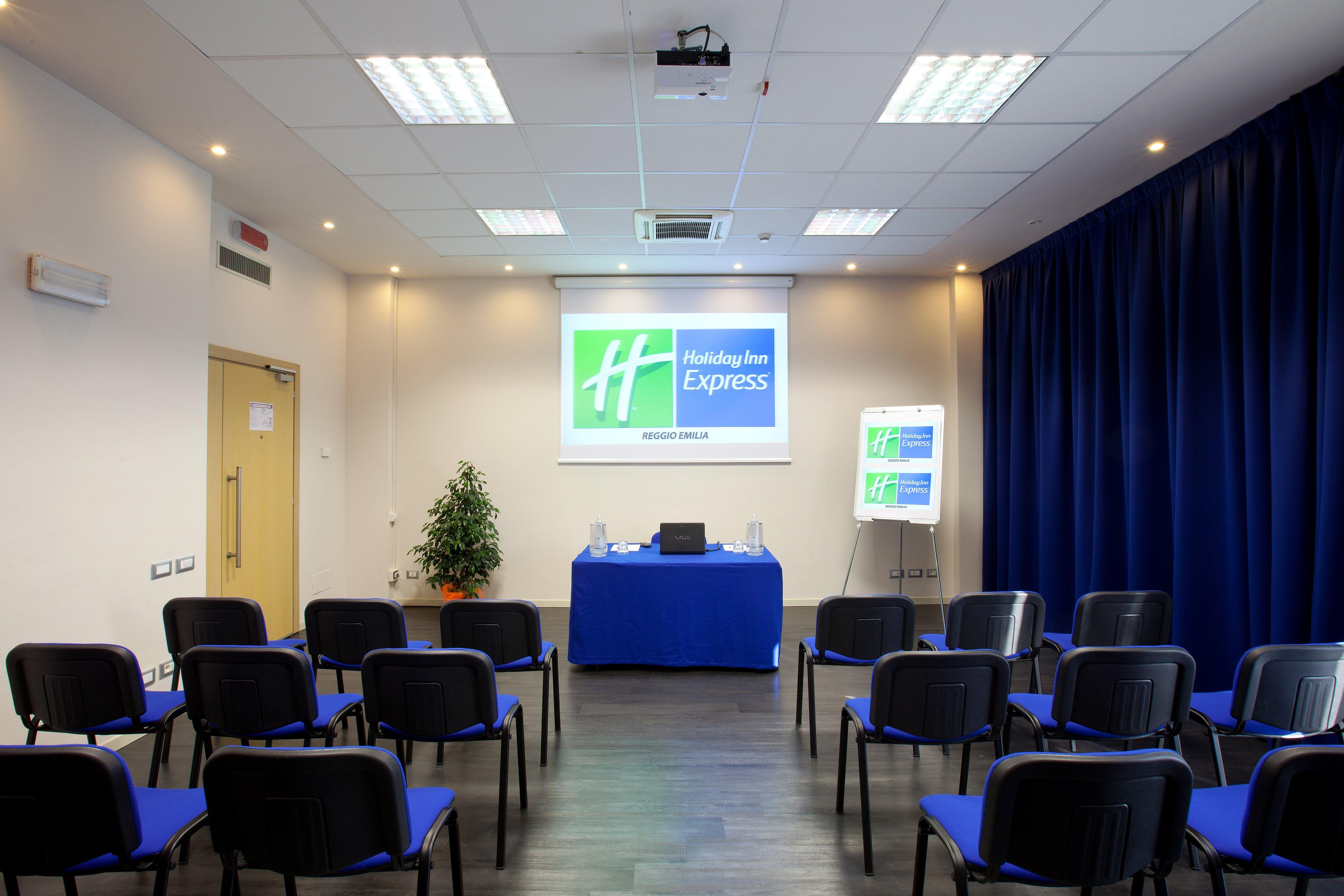 Holiday Inn Express Reggio Emilia, an IHG Hotel Esterno foto