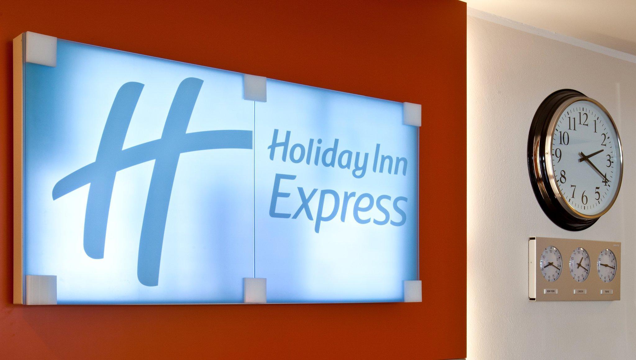 Holiday Inn Express Reggio Emilia, an IHG Hotel Esterno foto