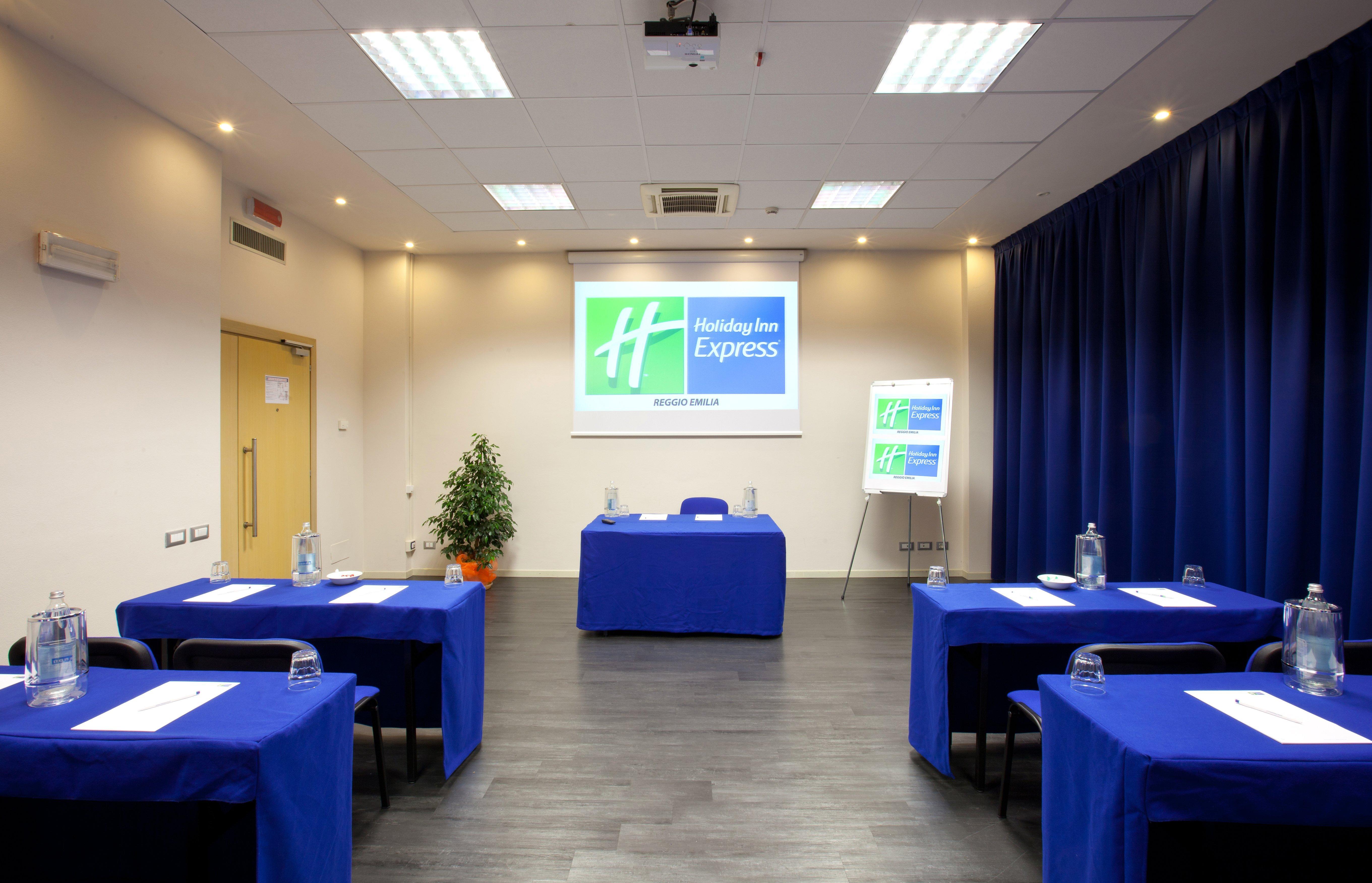 Holiday Inn Express Reggio Emilia, an IHG Hotel Esterno foto