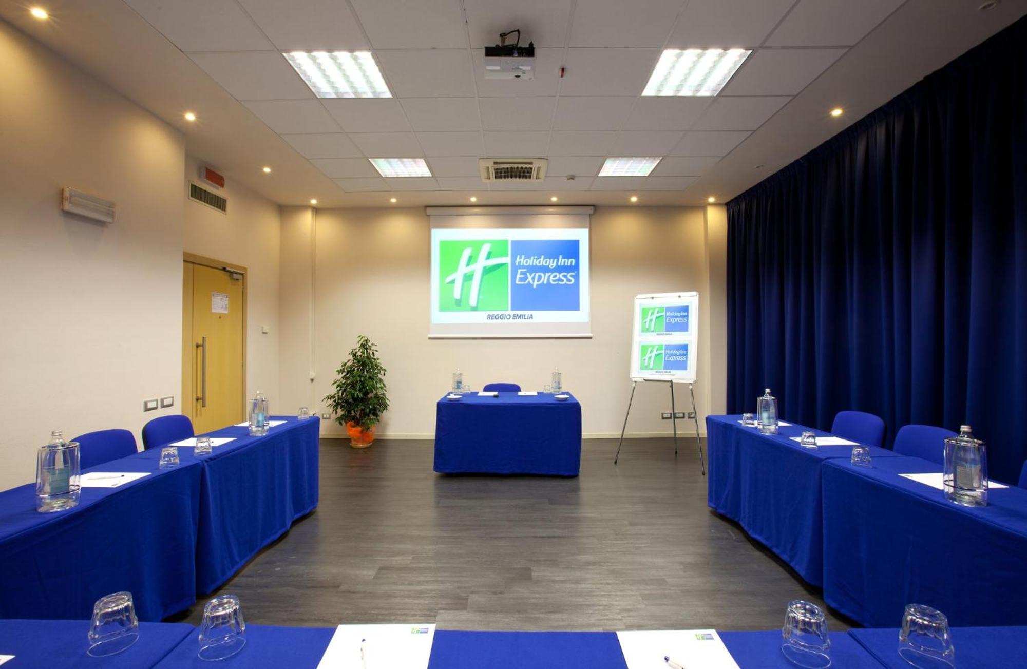 Holiday Inn Express Reggio Emilia, an IHG Hotel Esterno foto