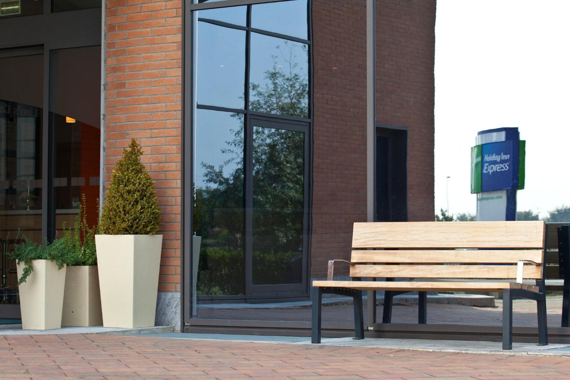 Holiday Inn Express Reggio Emilia, an IHG Hotel Esterno foto