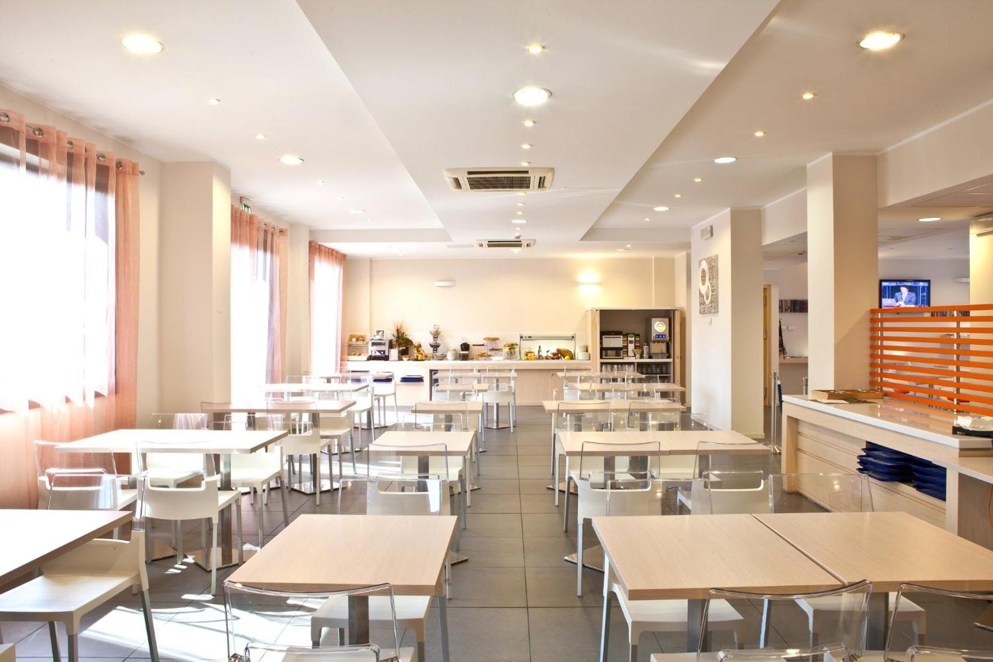 Holiday Inn Express Reggio Emilia, an IHG Hotel Esterno foto